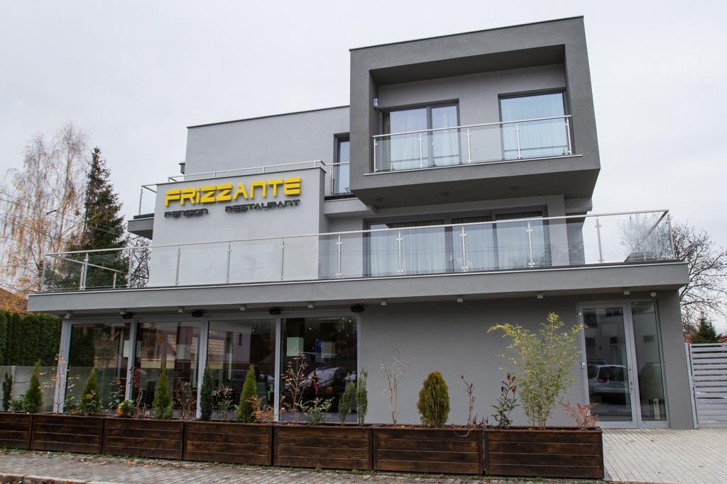 Guest House Frizzante Turčianske Teplice Esterno foto